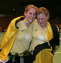 Die HTHC-Torschtzen: Julia Boie (l.) und Rike Sager.