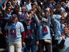 Unter den UHC-Fans auch Ex-Spieler Steffen Lck (l.o.) und Hamburg Masters-Organisator Peter Mller (l.u.)