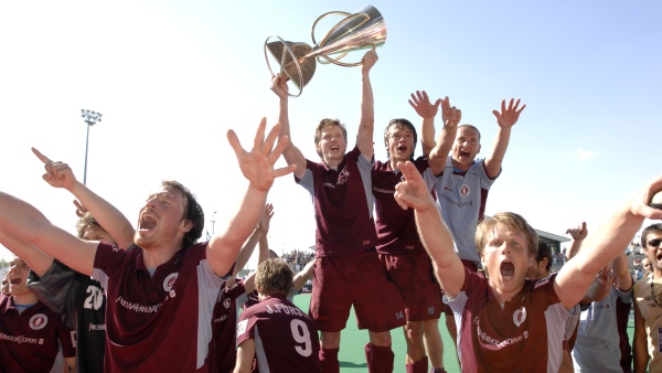 und dann gab es bei der Siegerehrung kein Halten mehr. Foto: Frank Uijlenbroek/EHL