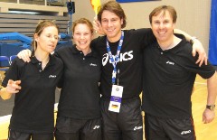 Auch der Staff jubelte ber den Titelgewinn: v.l. Teammanagerin Karin Schwettmann, Physio Sylvia Bach, Co-Trainer Benedikt Schmidt-Busse und Bundestrainer Marc Herbert. Foto: Marco Kunz